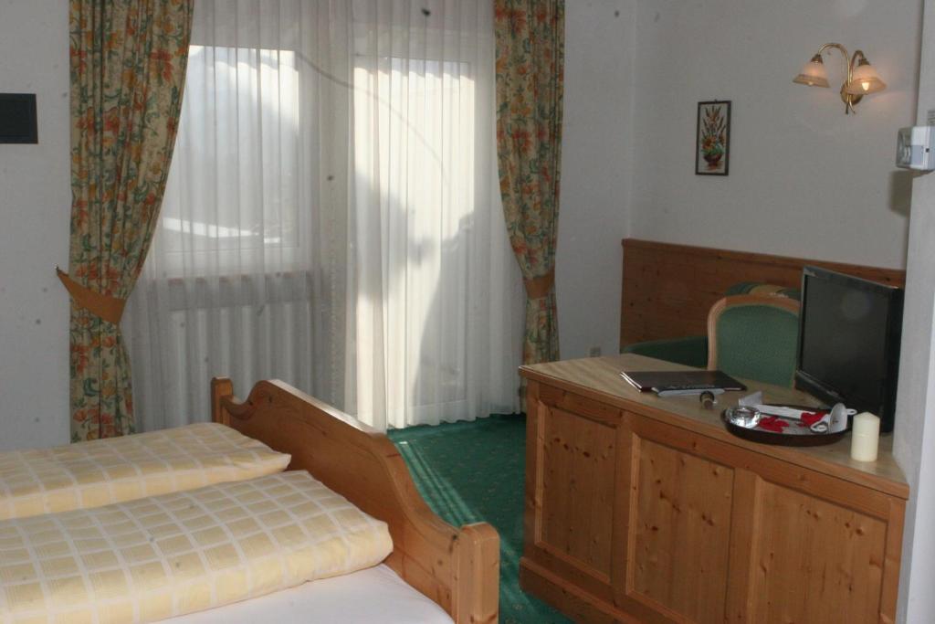 Hotel Amaten Brunico Rom bilde