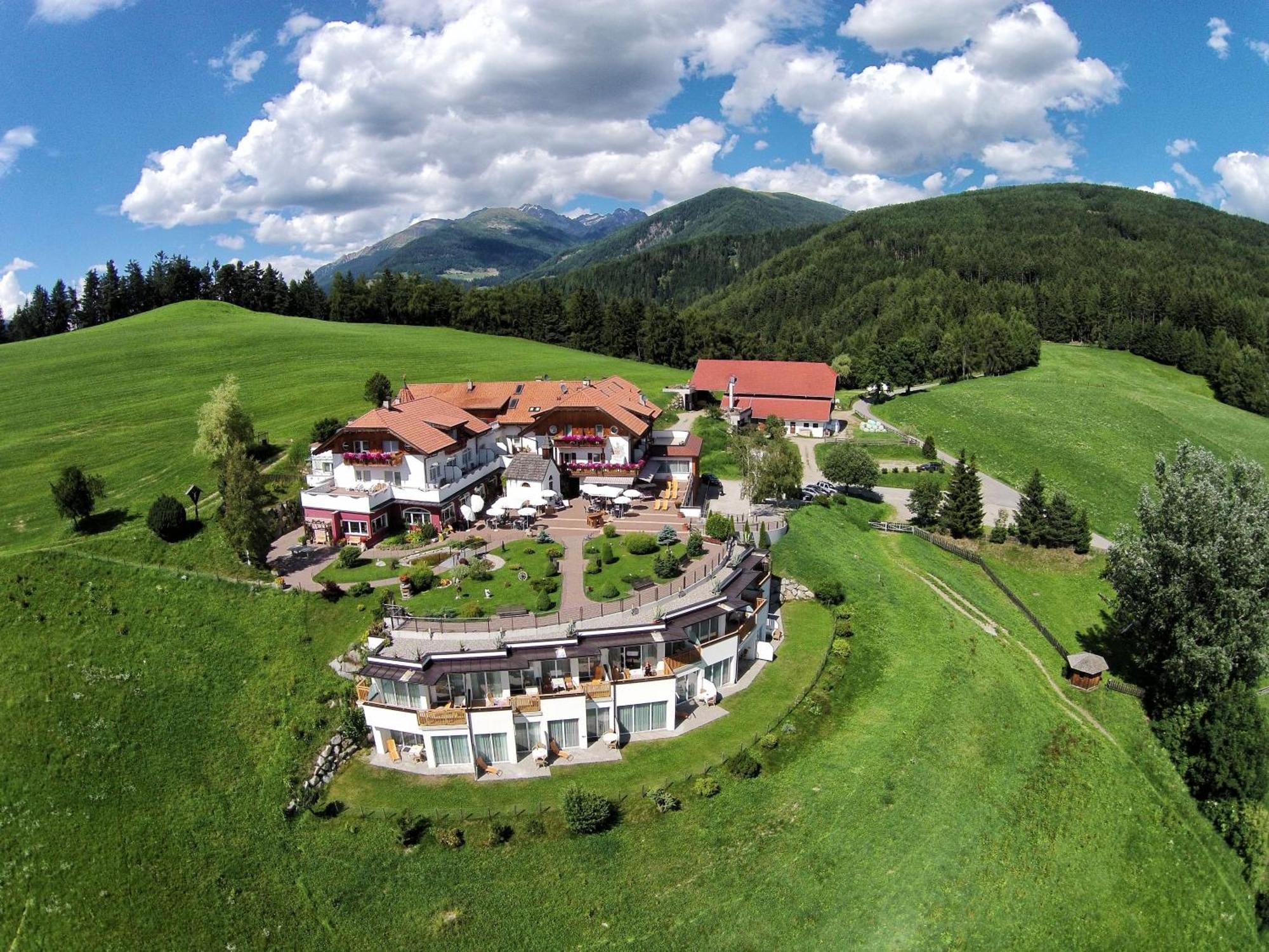 Hotel Amaten Brunico Eksteriør bilde
