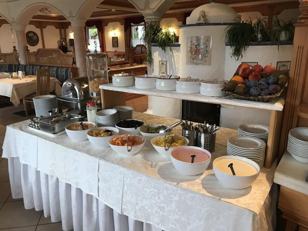 Hotel Amaten Brunico Eksteriør bilde