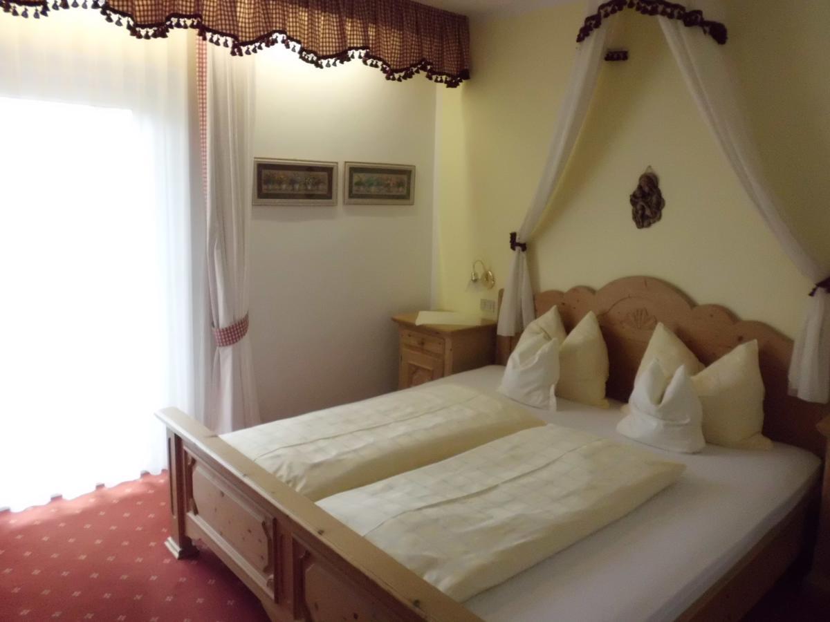 Hotel Amaten Brunico Eksteriør bilde